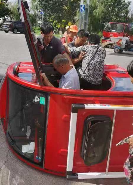 顺丰小哥见义勇为2_副本.jpg